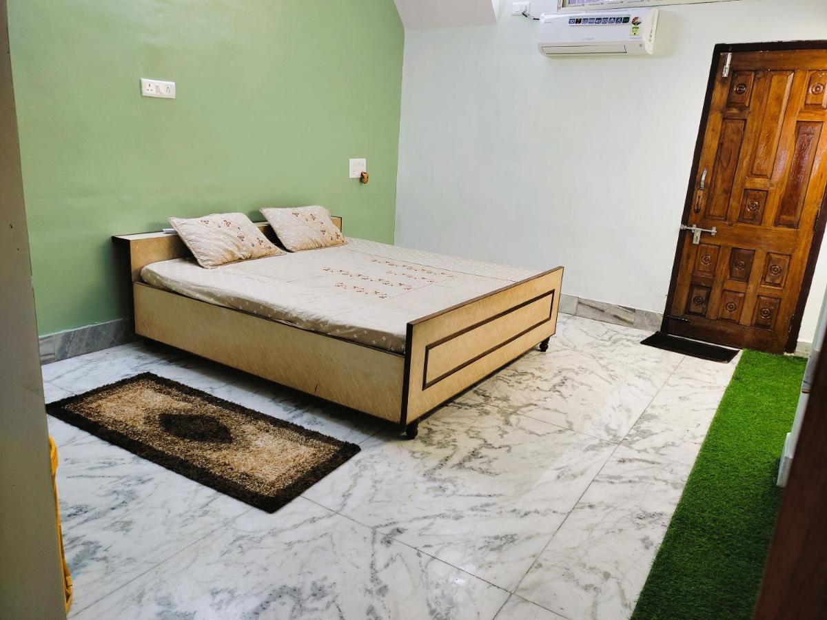 ג'אבלפור Yellow Homestay - Modern 2Bhk Ac Stay מראה חיצוני תמונה